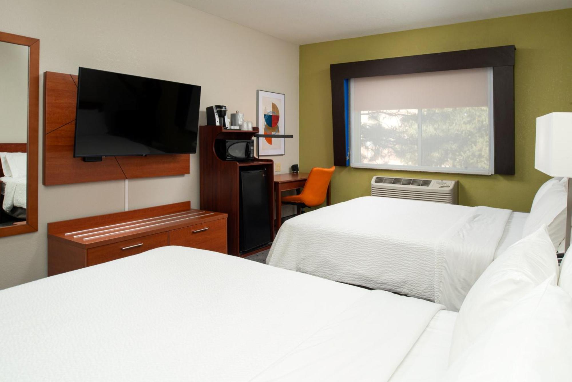 Holiday Inn Express Hotel & Suites Farmington By Ihg Exterior foto